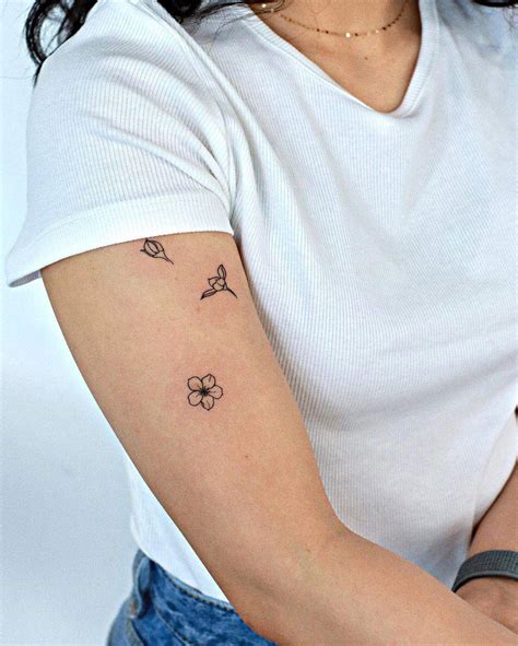 mujer mini tatuajes|Tatuajes pequeños de mujer – 106 diseños,。